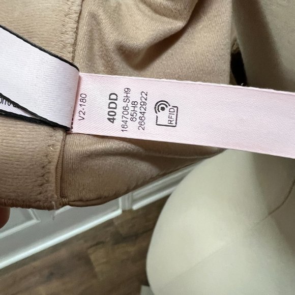 Victoria's Secret Full Coverage Bra Size 40DD - Picture 4 of 4